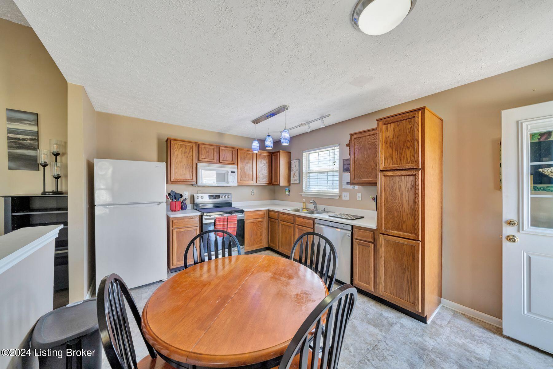 149 Sara Ct