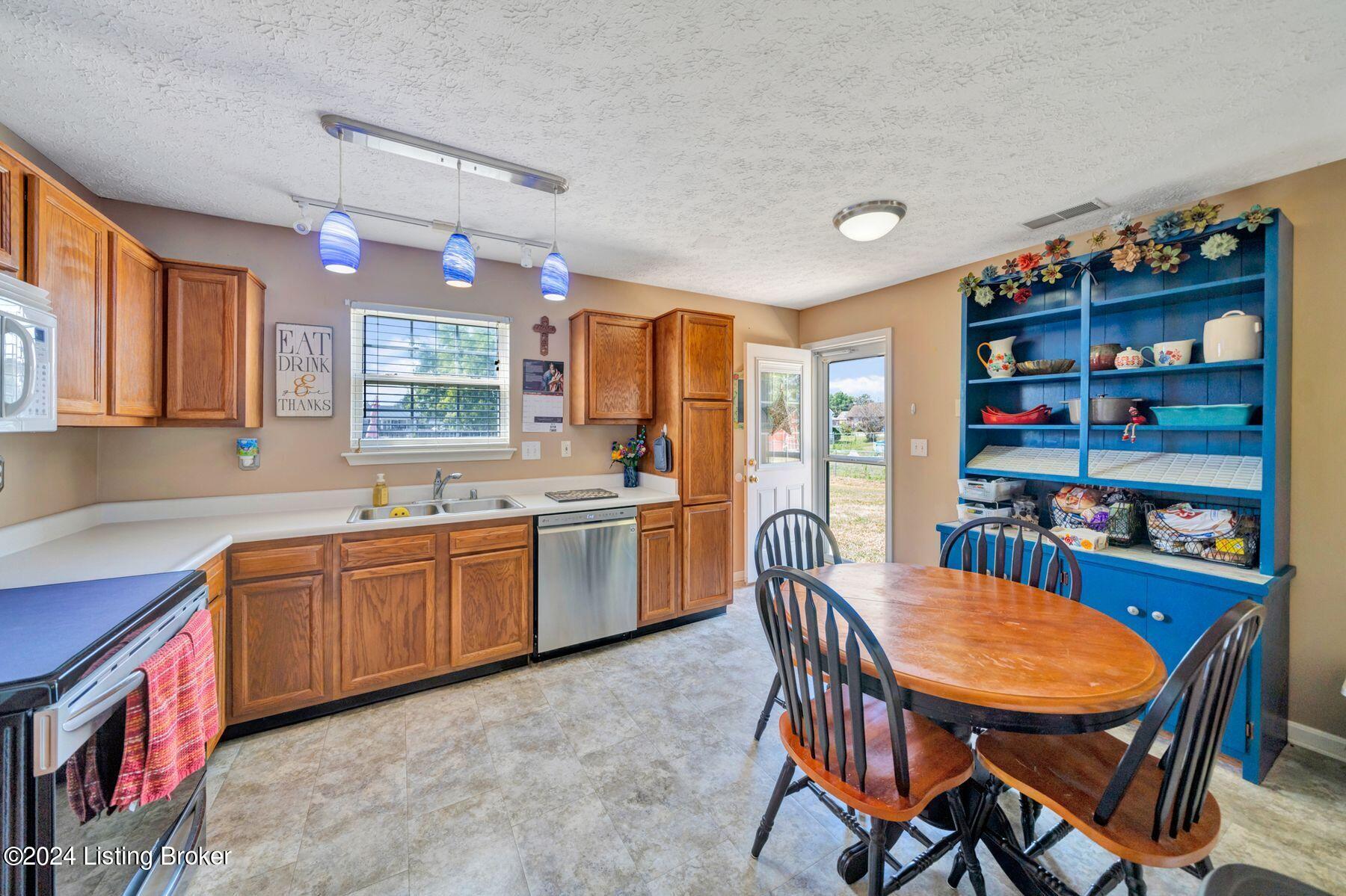 149 Sara Ct