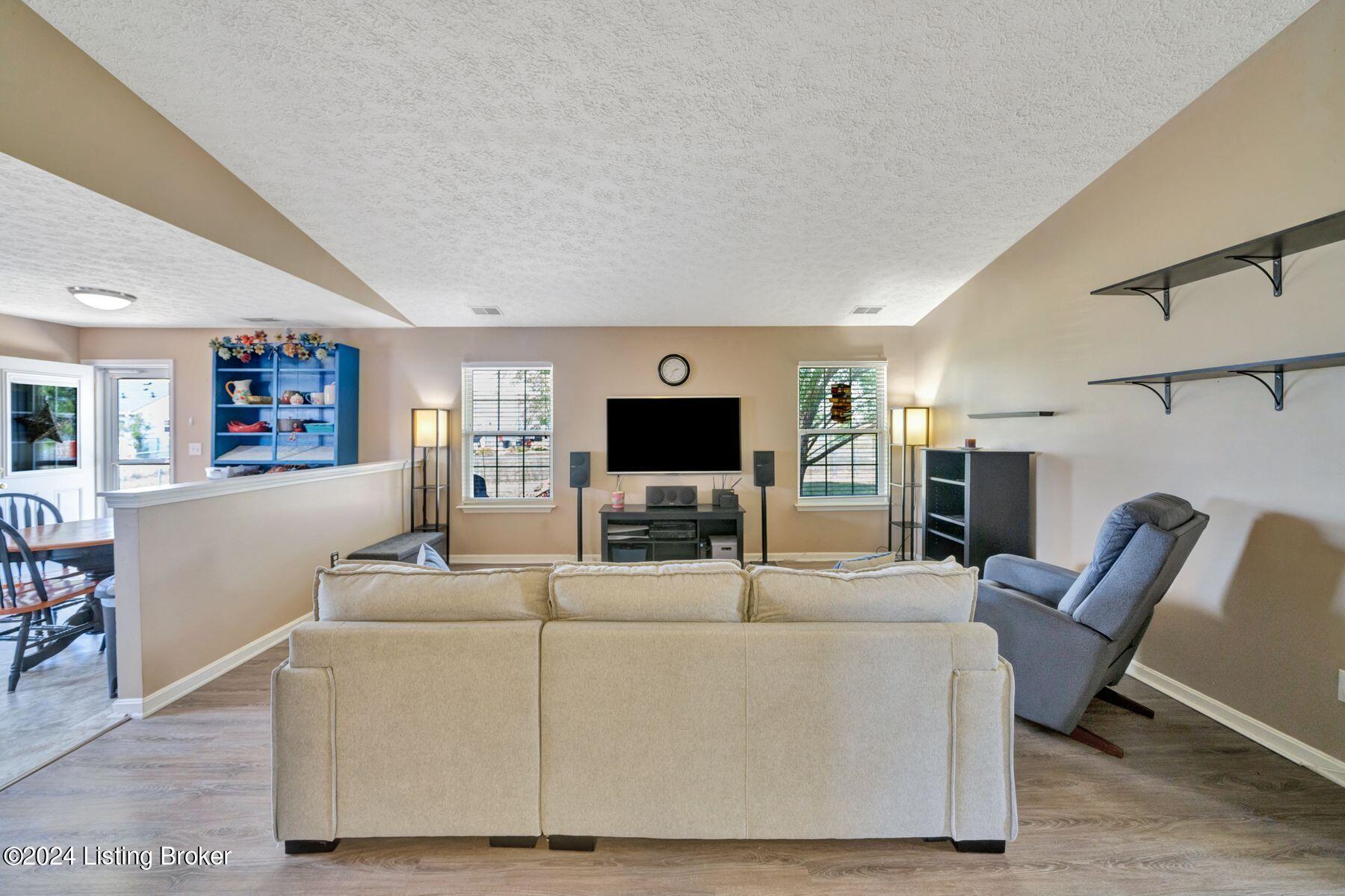 149 Sara Ct