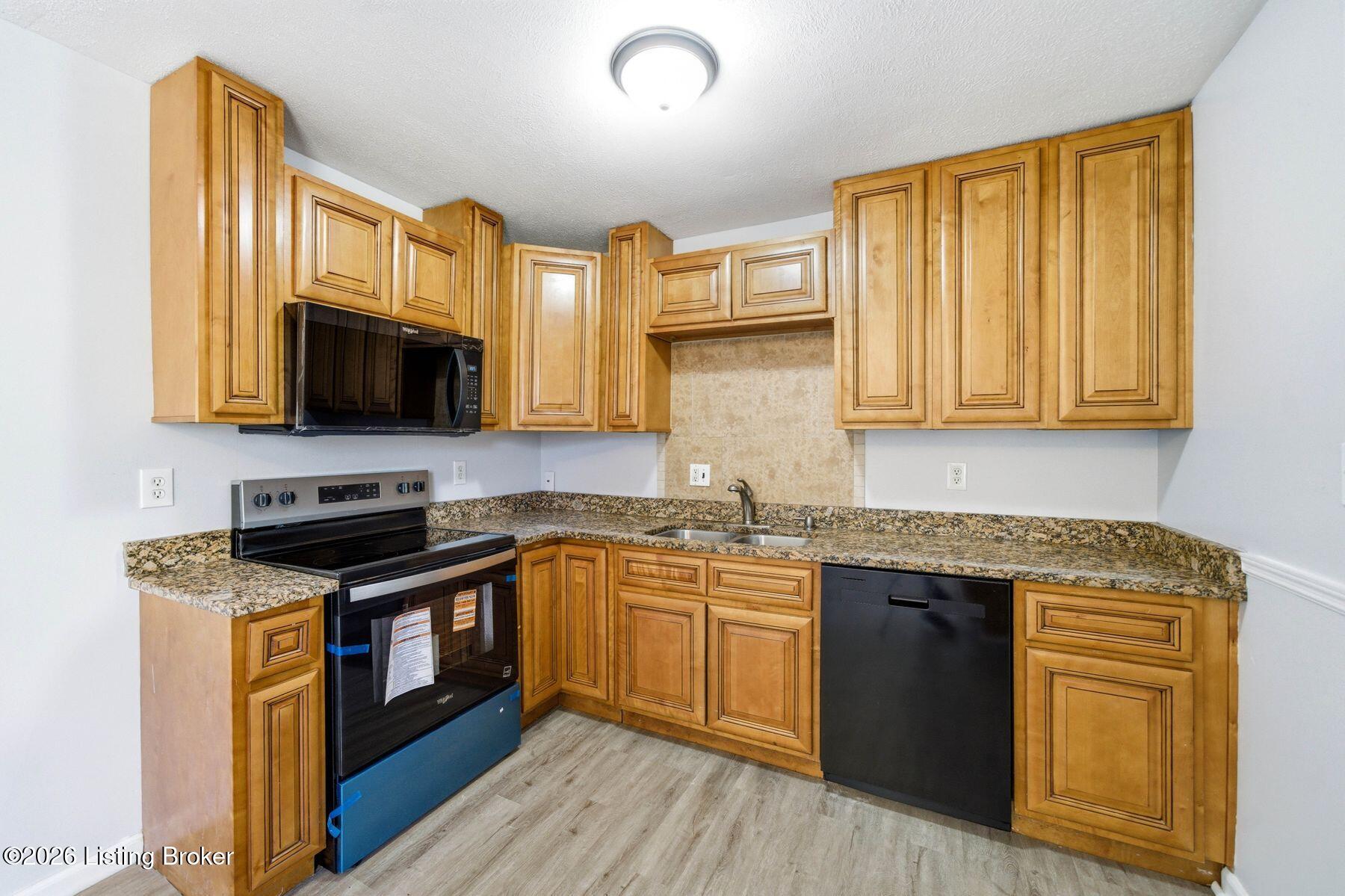 5917 Whispering Hills Blvd