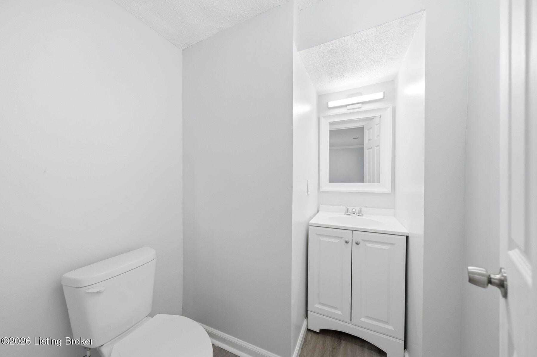 5917 Whispering Hills Blvd