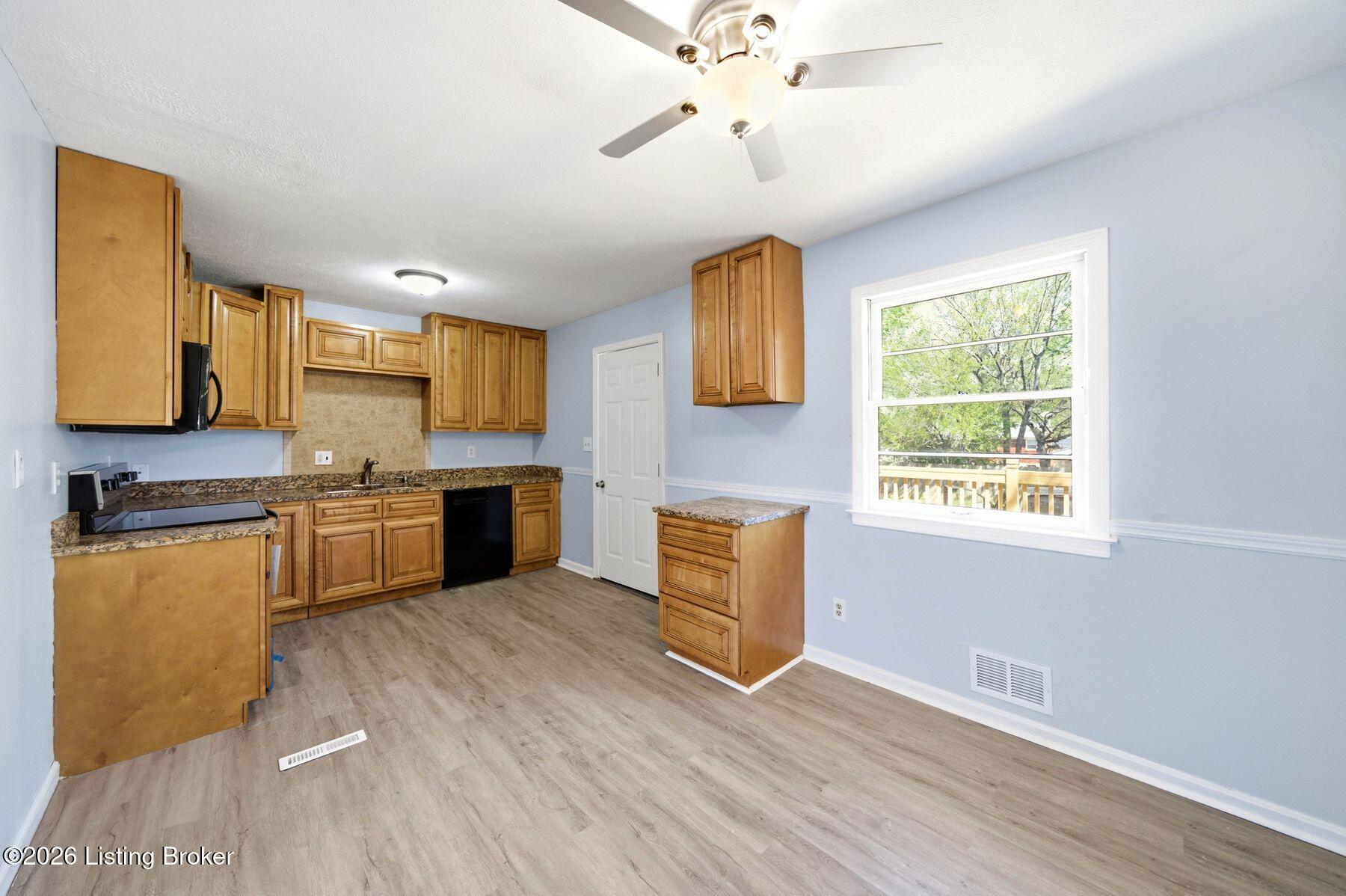 5917 Whispering Hills Blvd