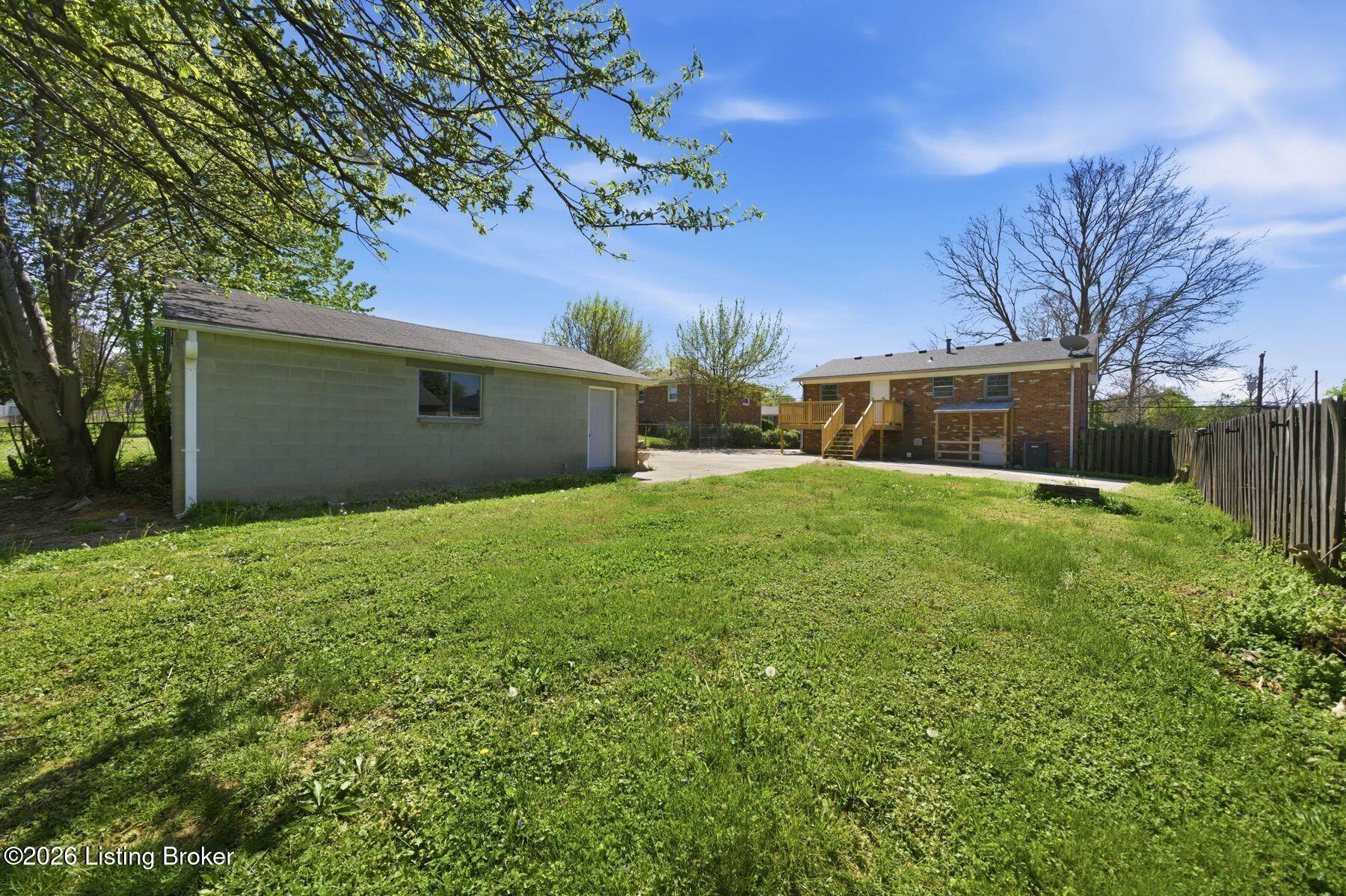 5917 Whispering Hills Blvd