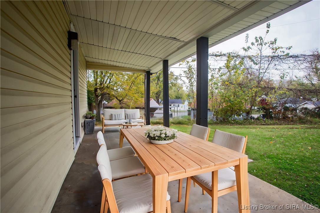 208 W Winbourne Avenue