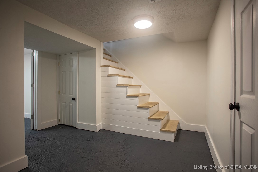 208 W Winbourne Avenue