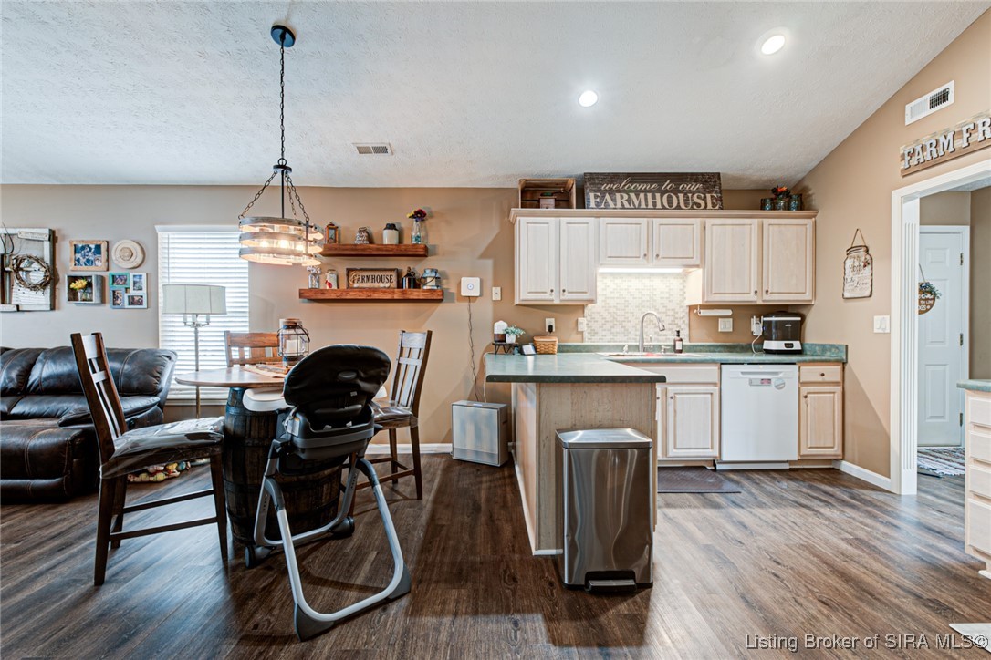 108 Hillside Circle