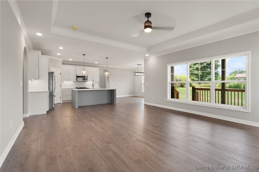 8128 Farming Way