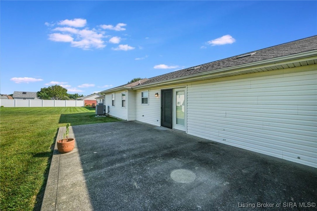 3417 Christopher Trail