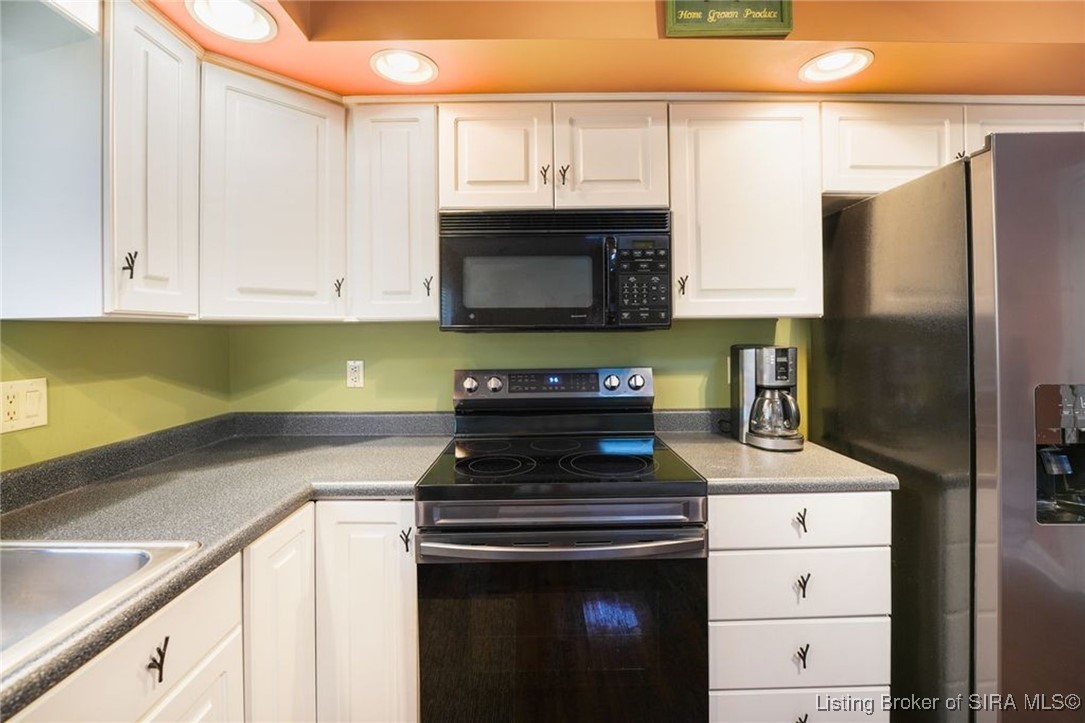3417 Christopher Trail