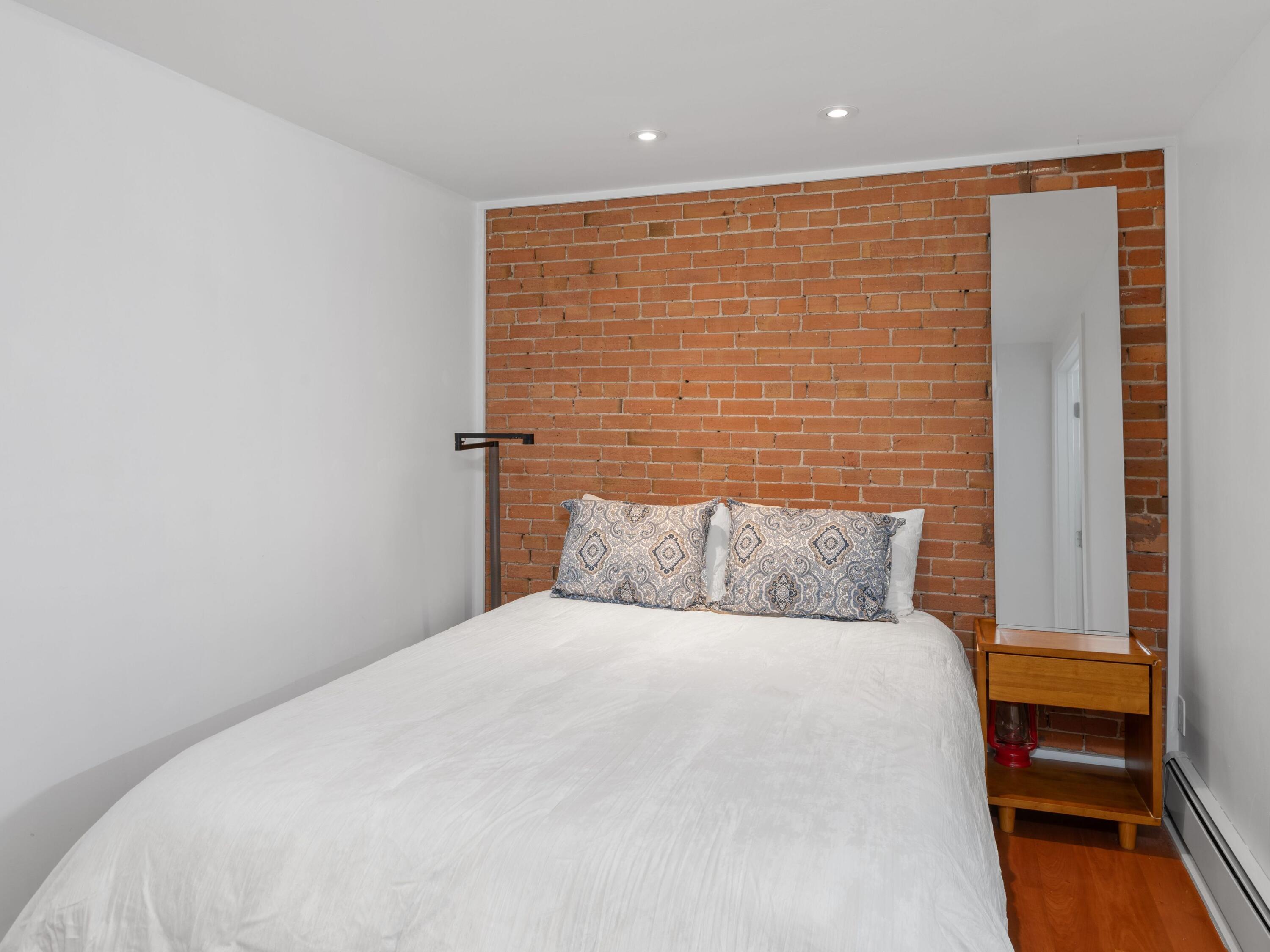 204 W Colorado Avenue