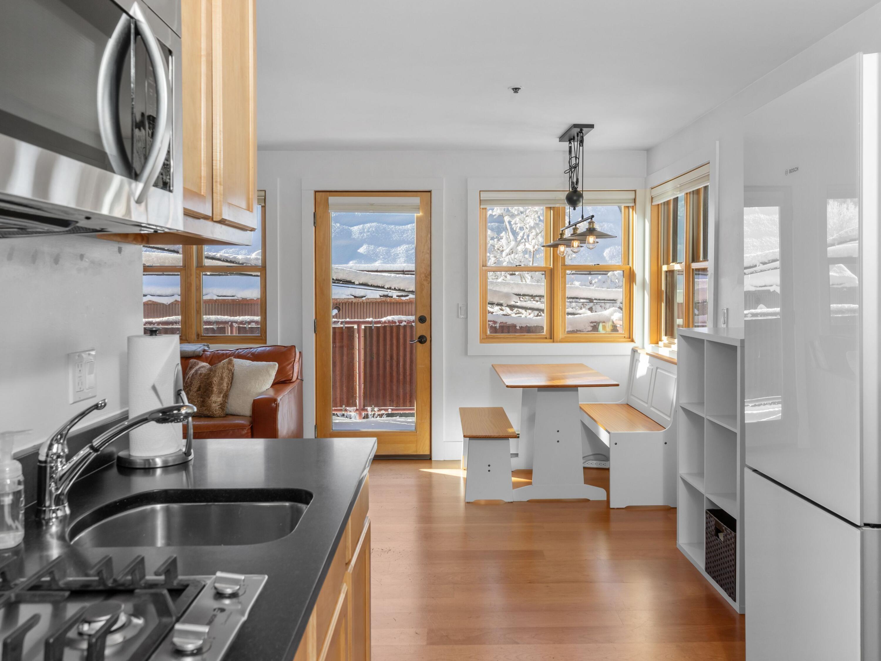 204 W Colorado Avenue