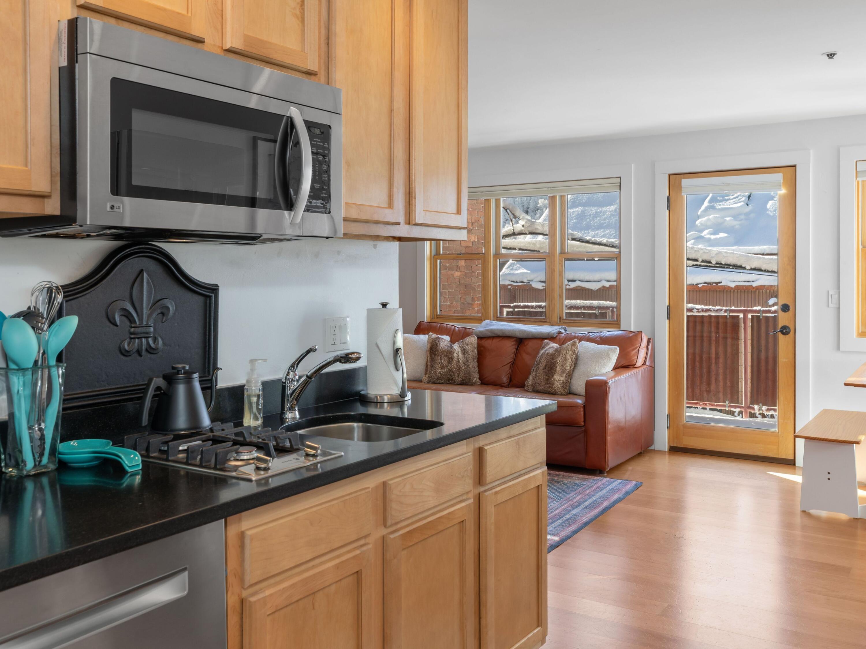 204 W Colorado Avenue