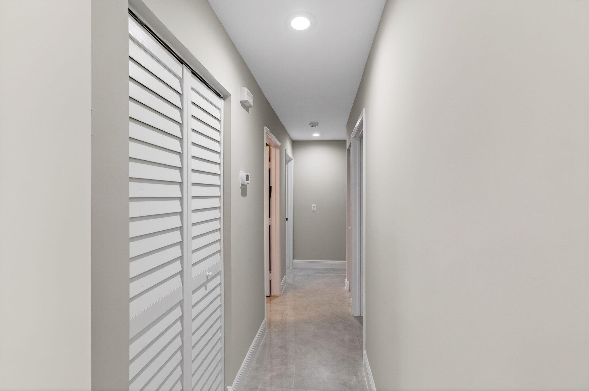 6175 Kings Gate Circle