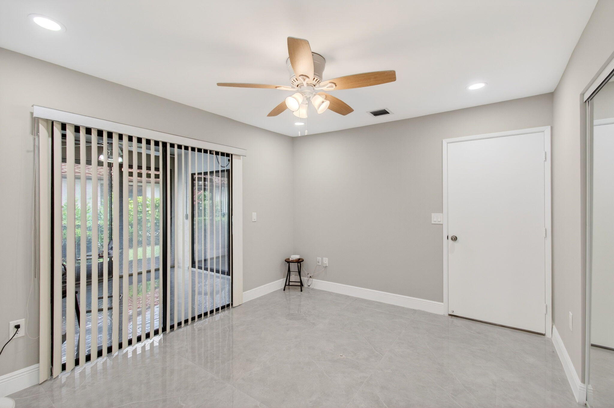 6175 Kings Gate Circle