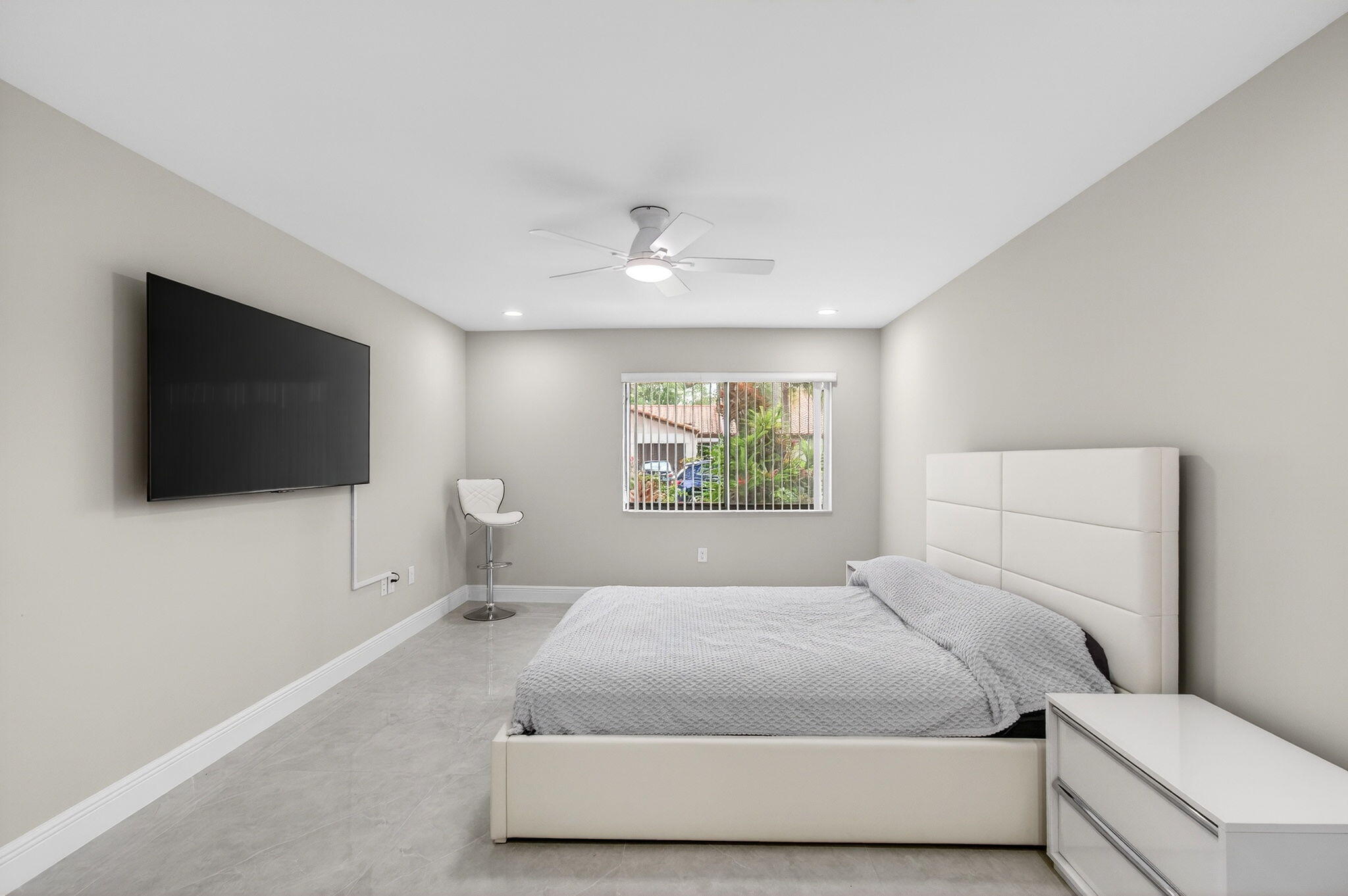 6175 Kings Gate Circle