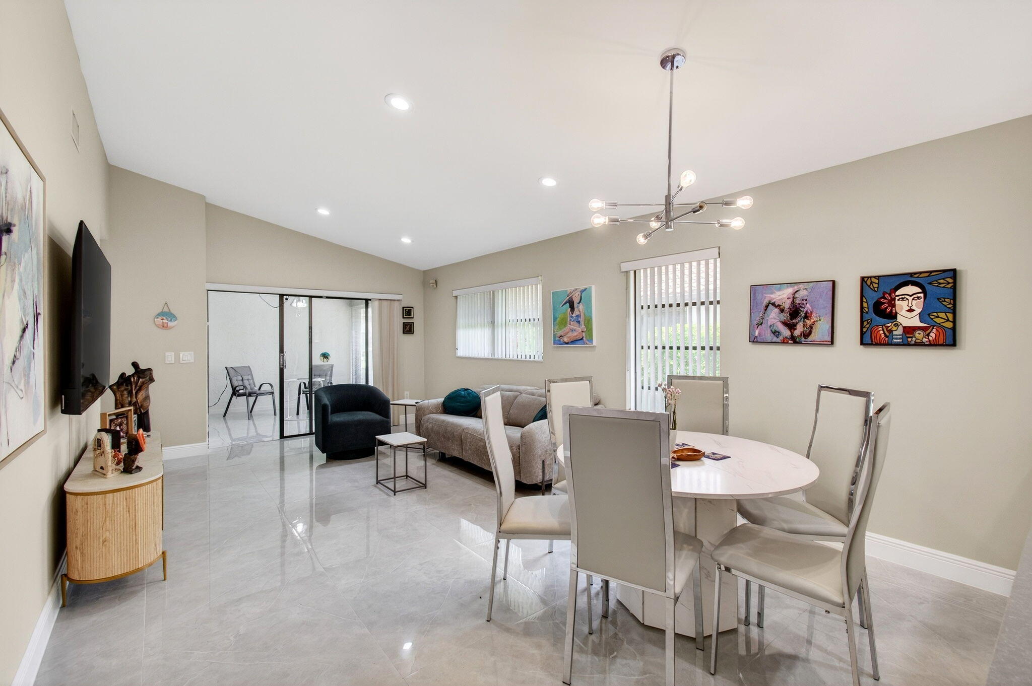 6175 Kings Gate Circle