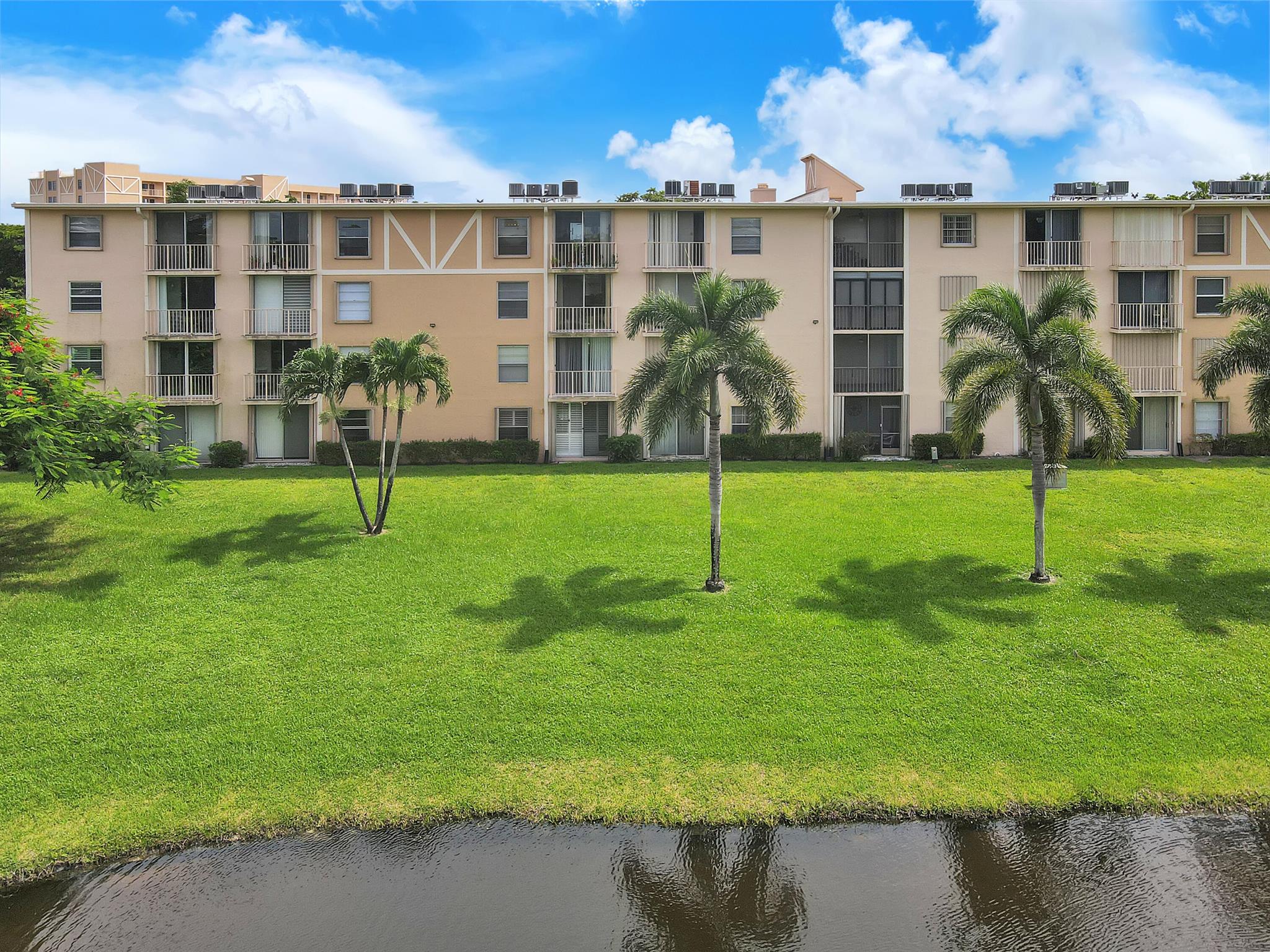 7145 Huntington Lane 106