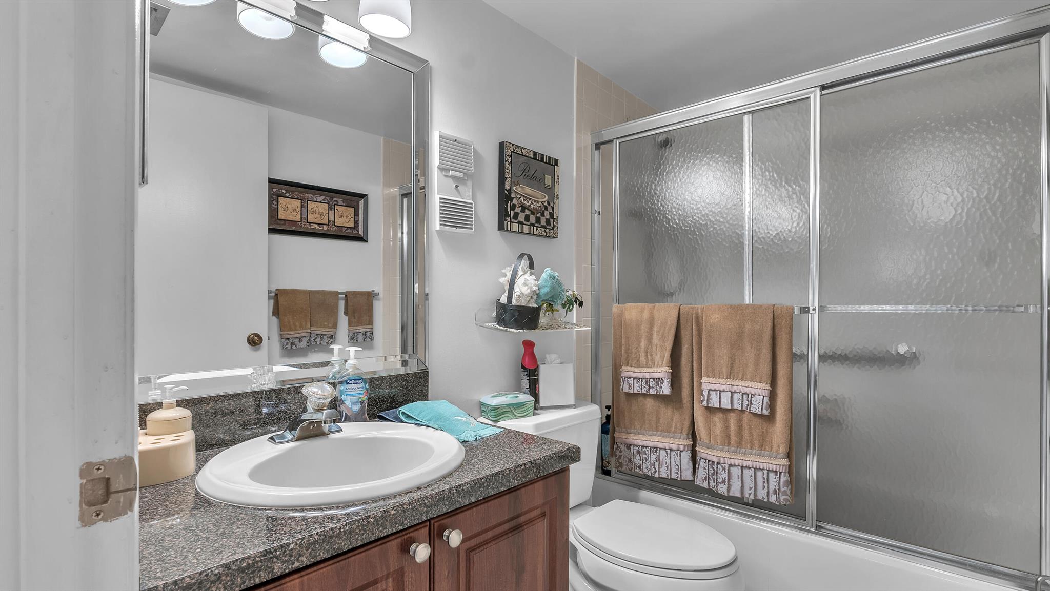 7145 Huntington Lane 106