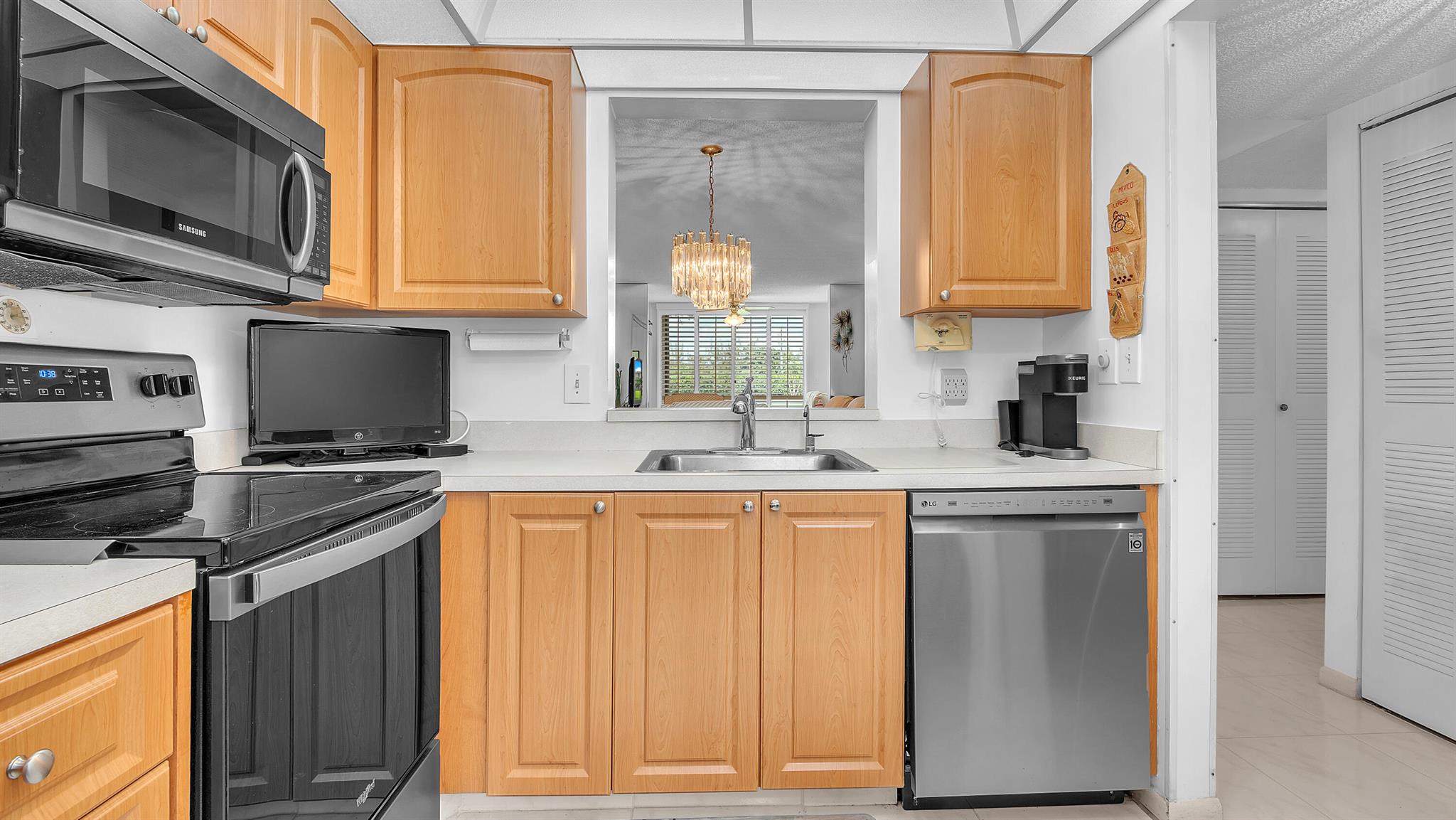 7145 Huntington Lane 106