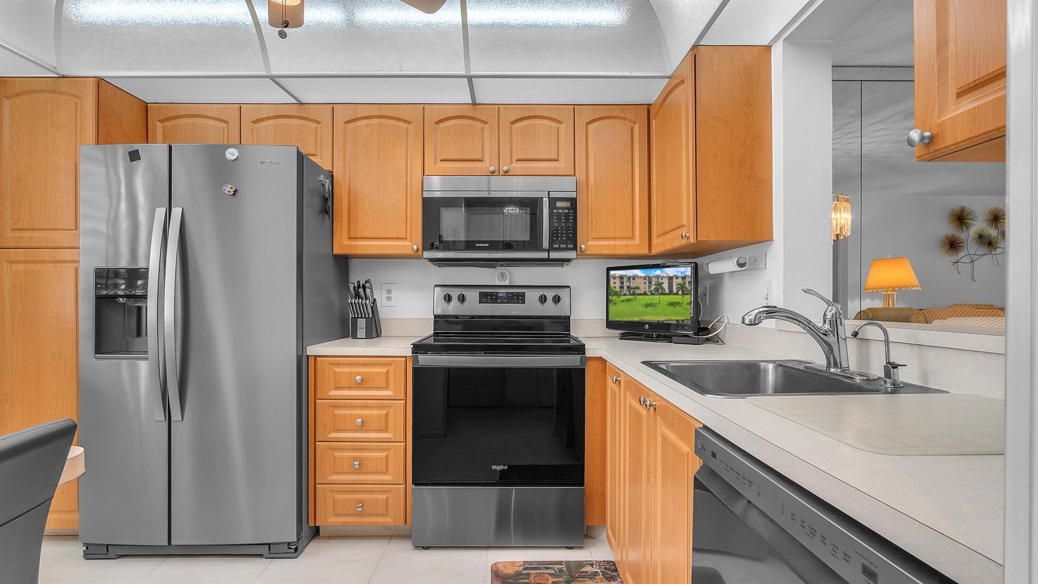 7145 Huntington Lane 106