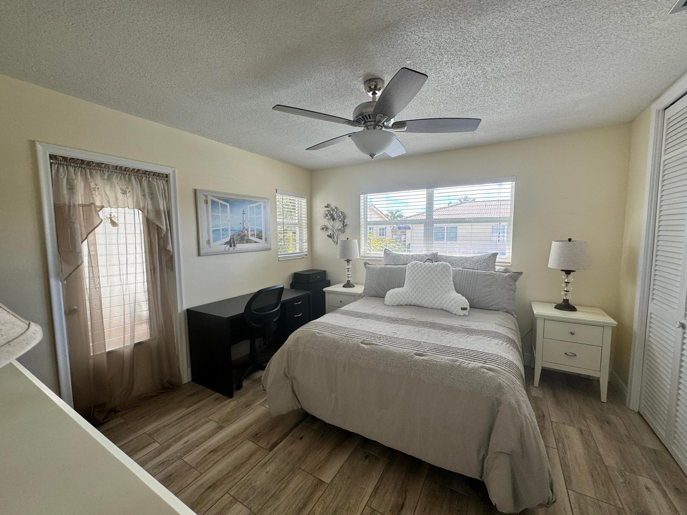 2111 NE 42nd Court 201w