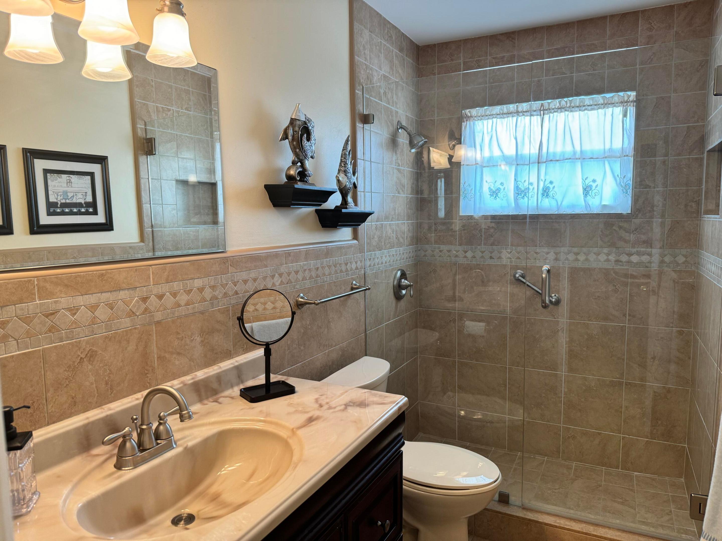 2111 NE 42nd Court 201w