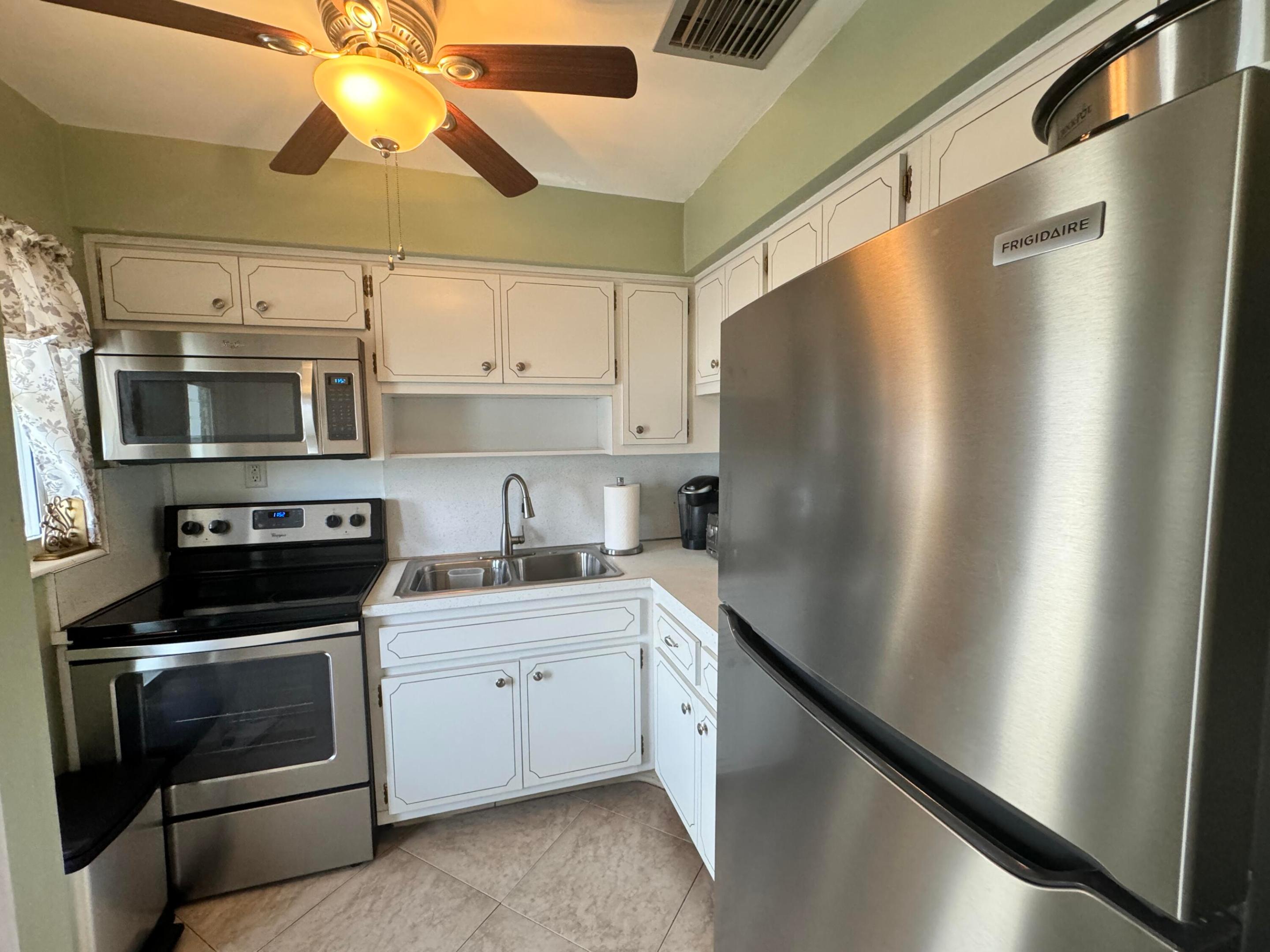 2111 NE 42nd Court 201w