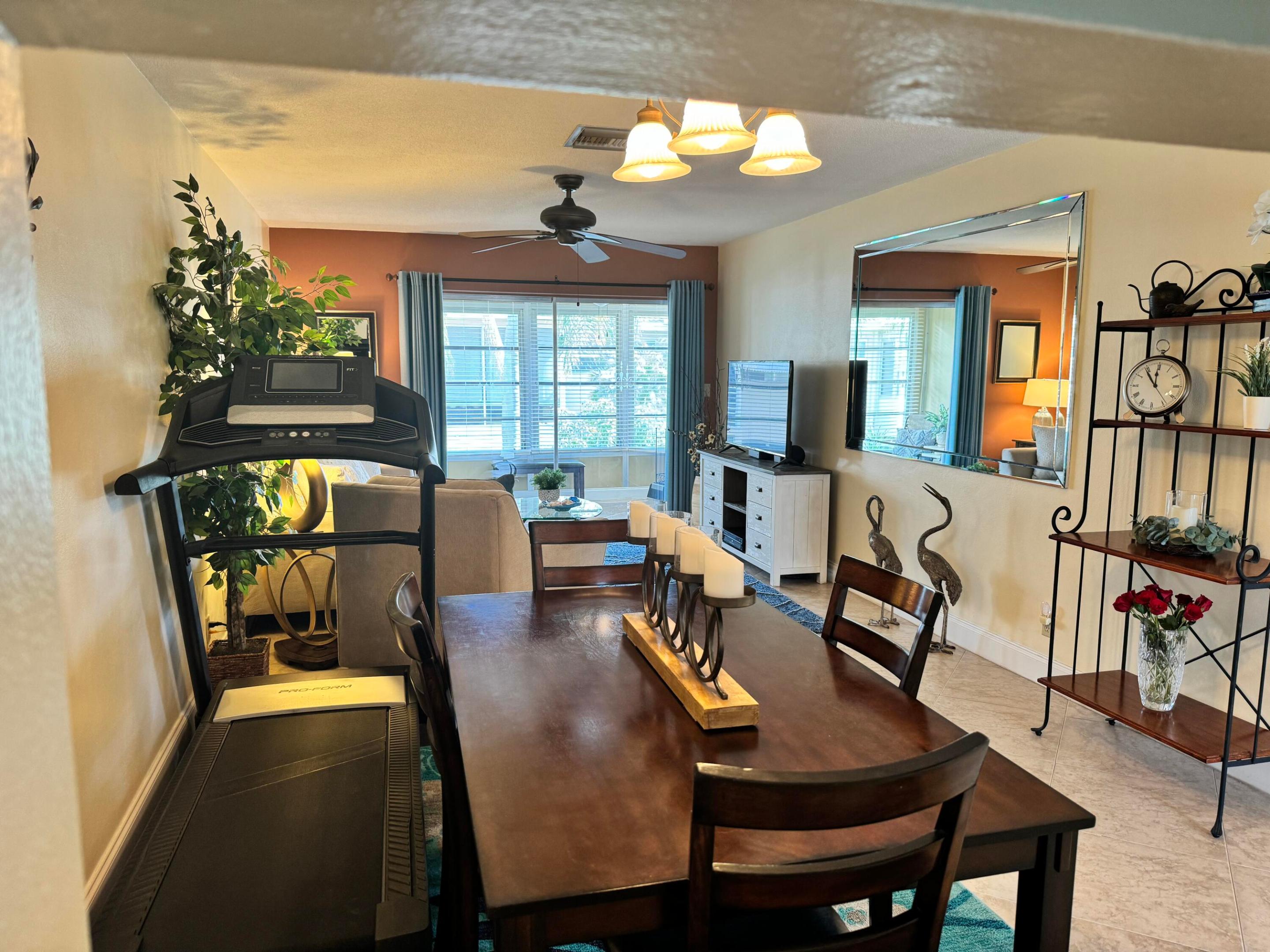 2111 NE 42nd Court 201w