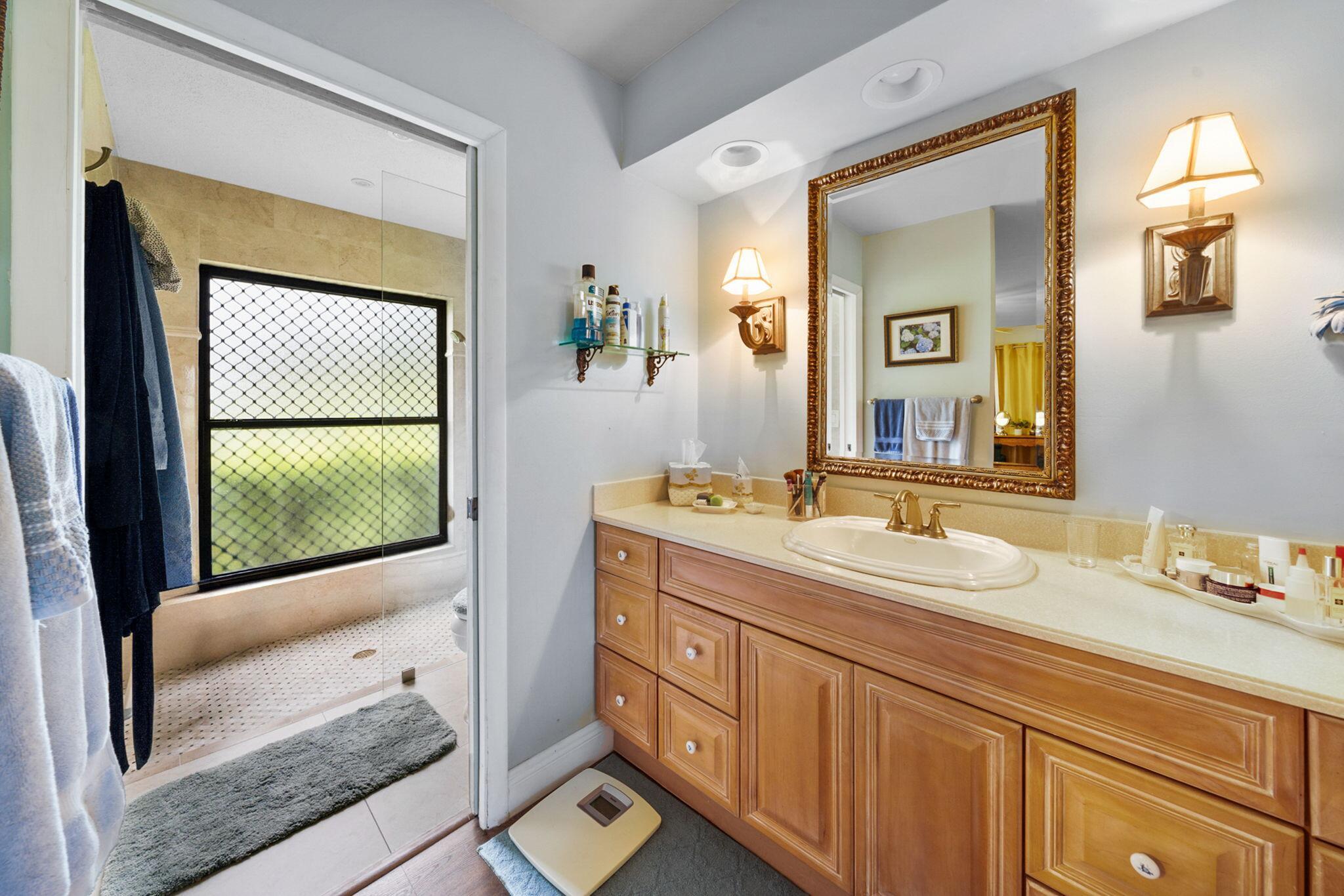 5625 Lakeview Mews Court