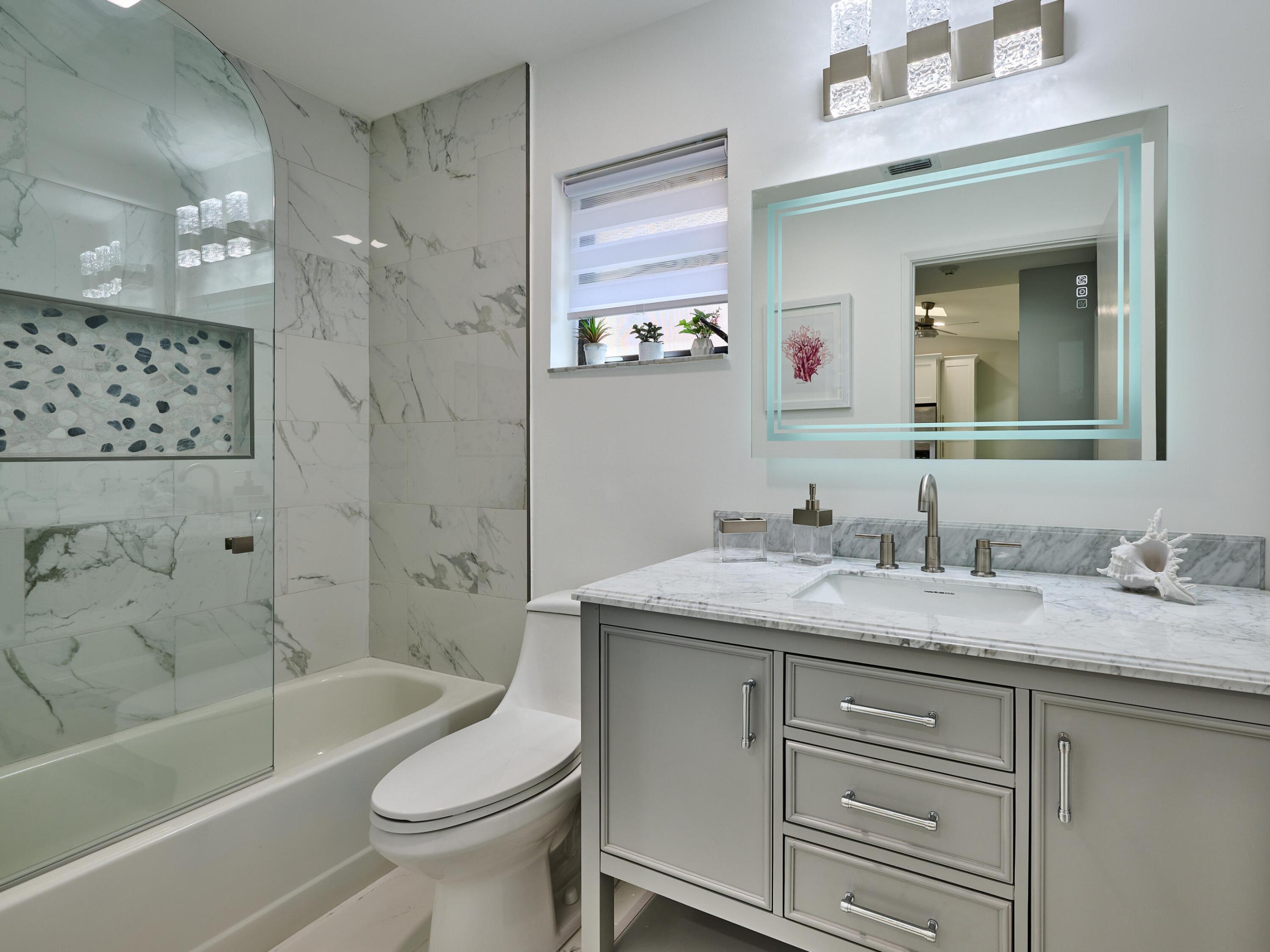 6467 Royal Manor Circle