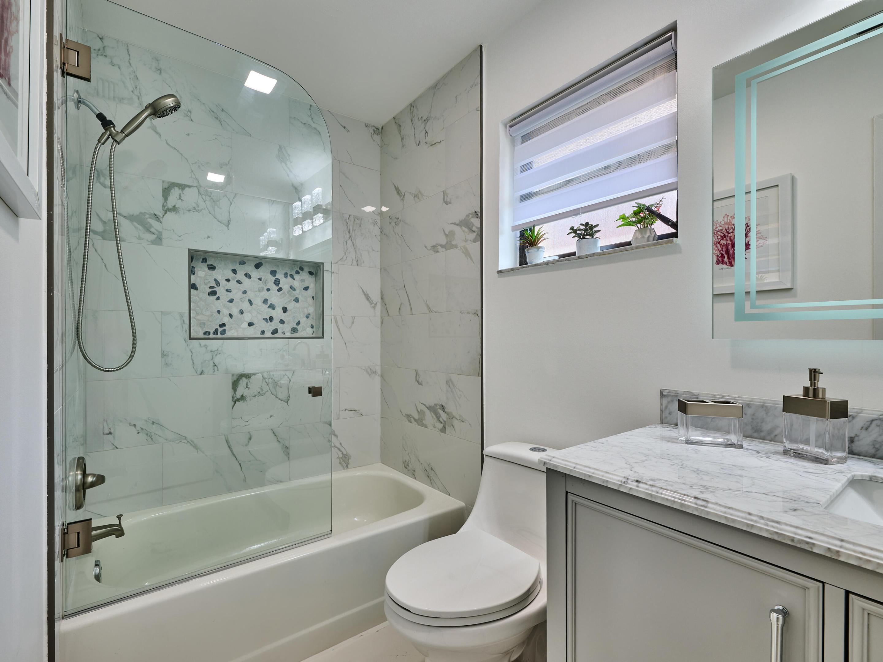 6467 Royal Manor Circle