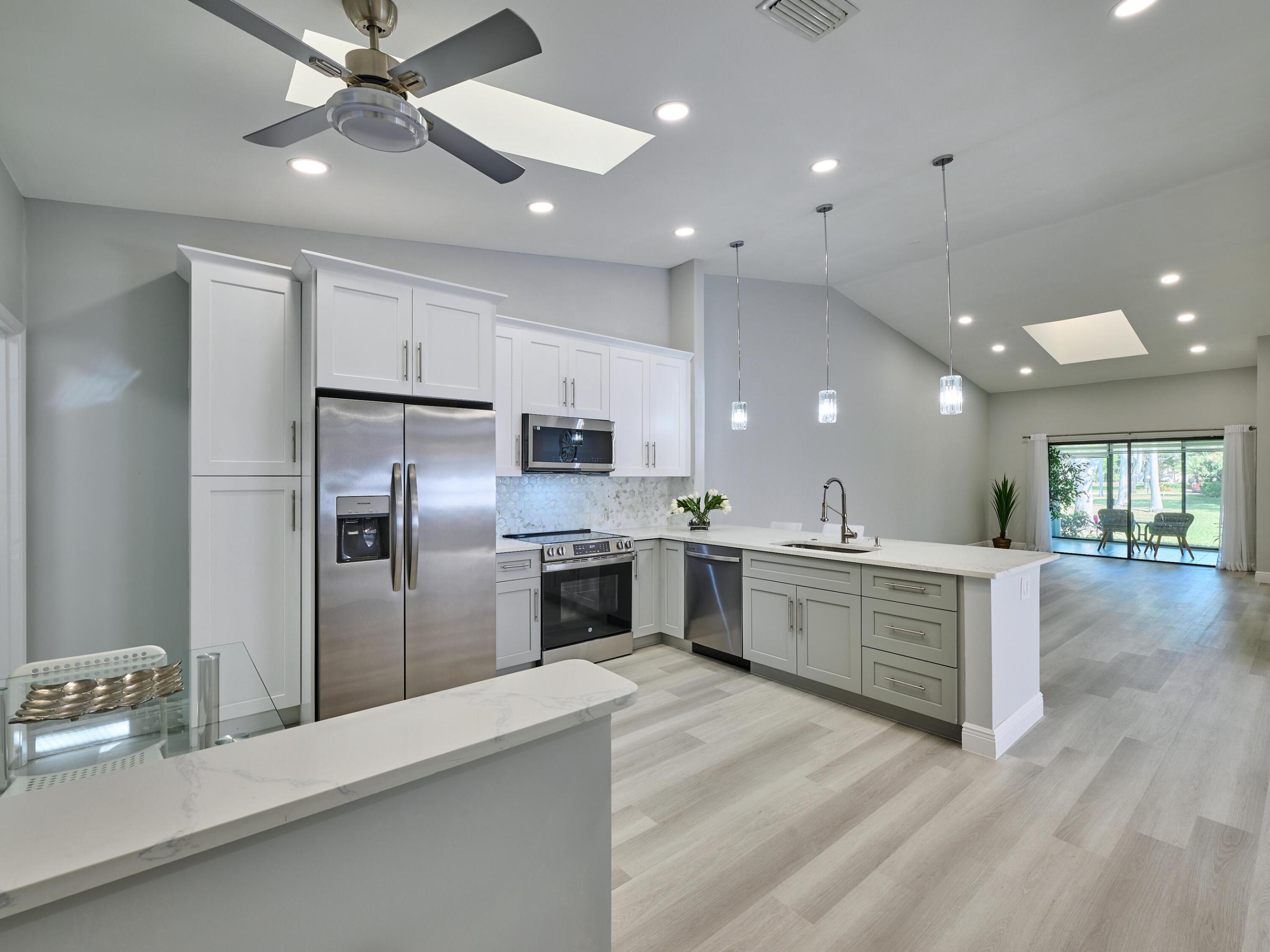 6467 Royal Manor Circle