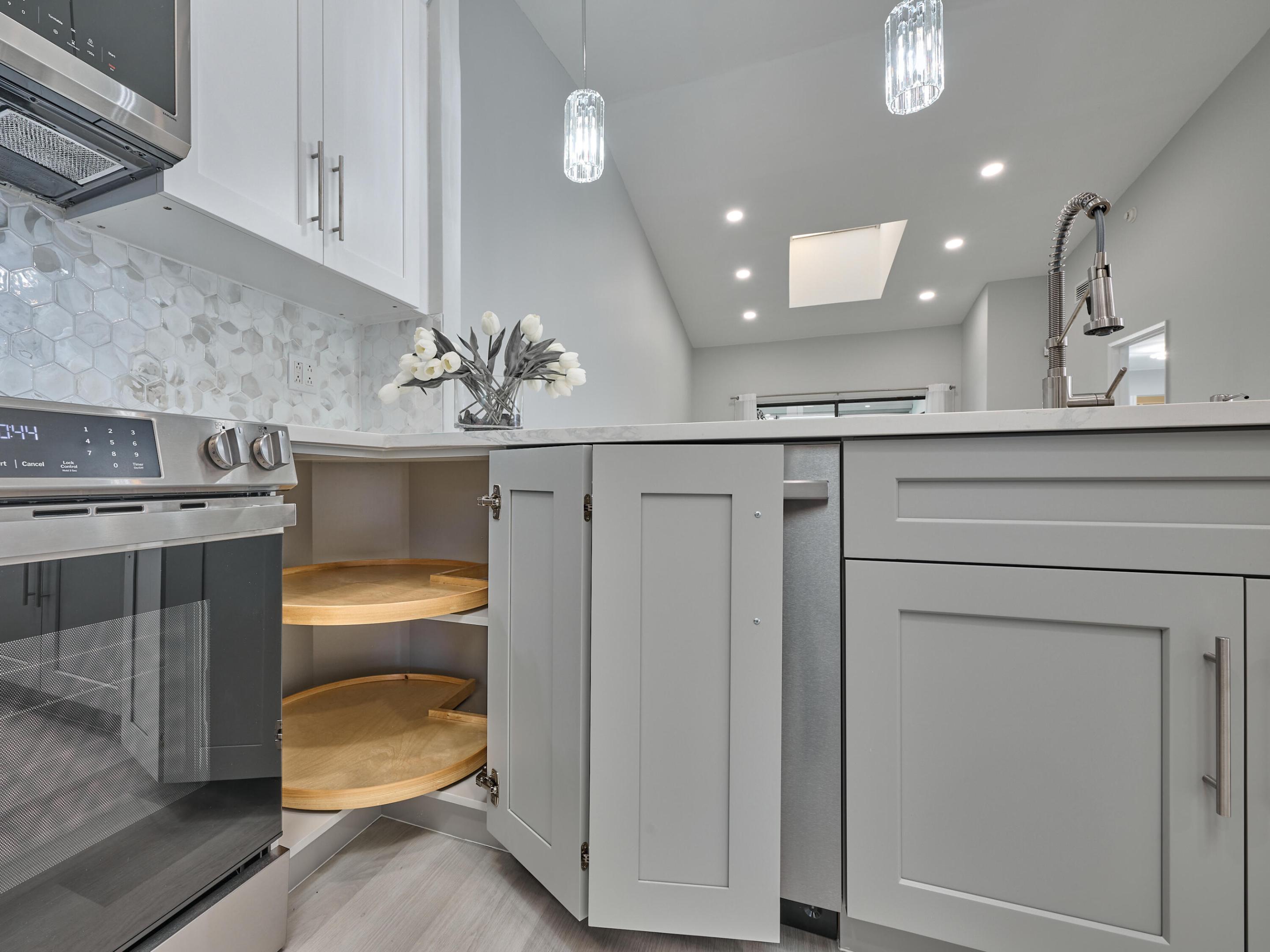 6467 Royal Manor Circle