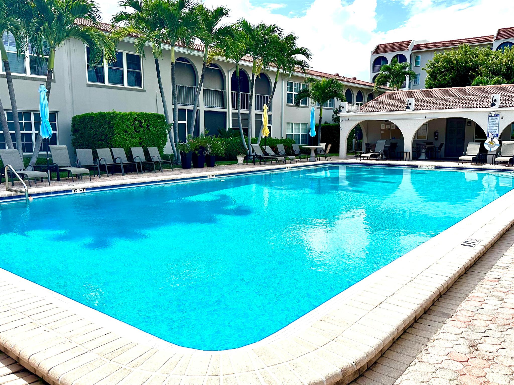 250 NE 20th Street 1090