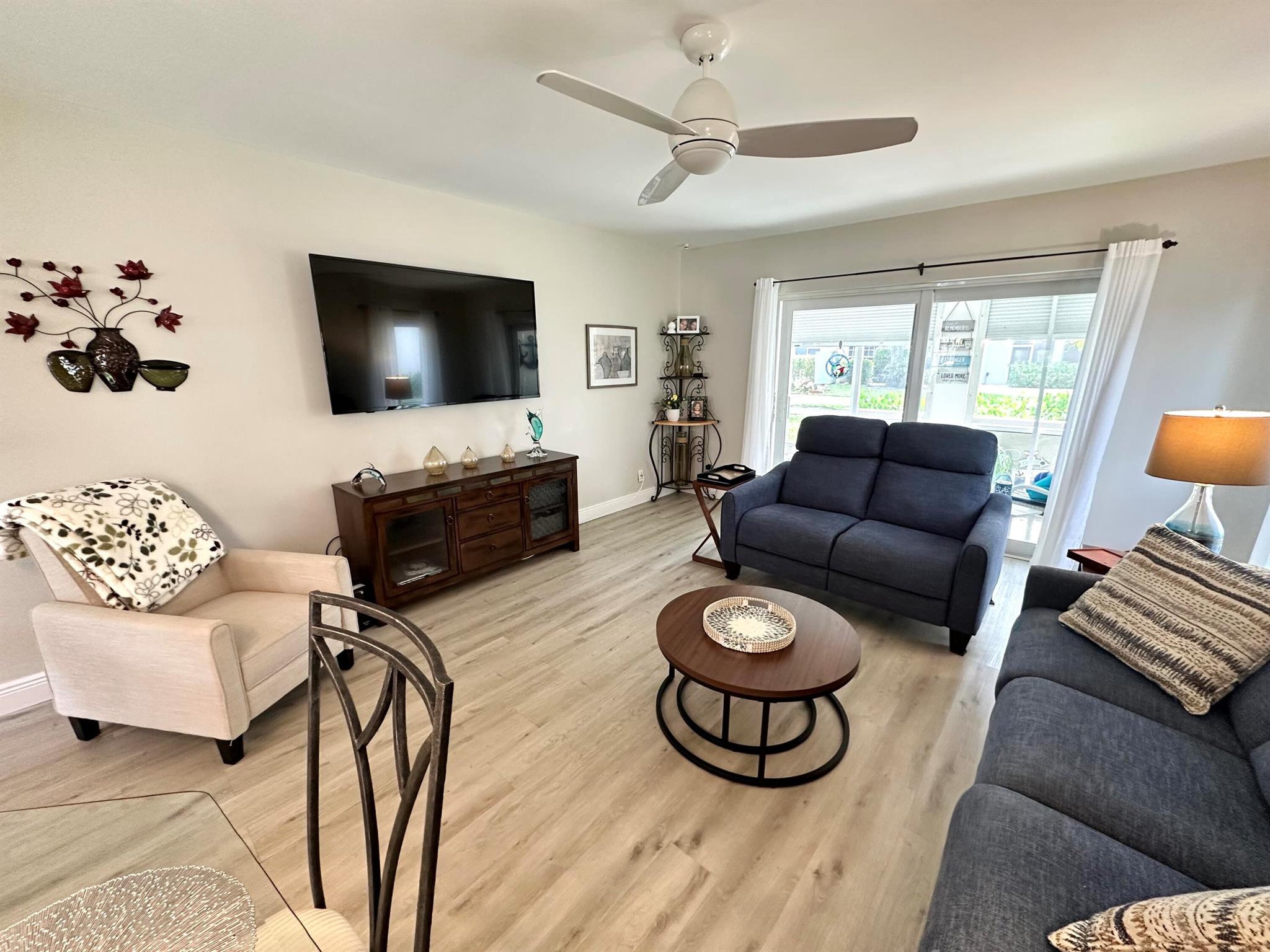 250 NE 20th Street 1090