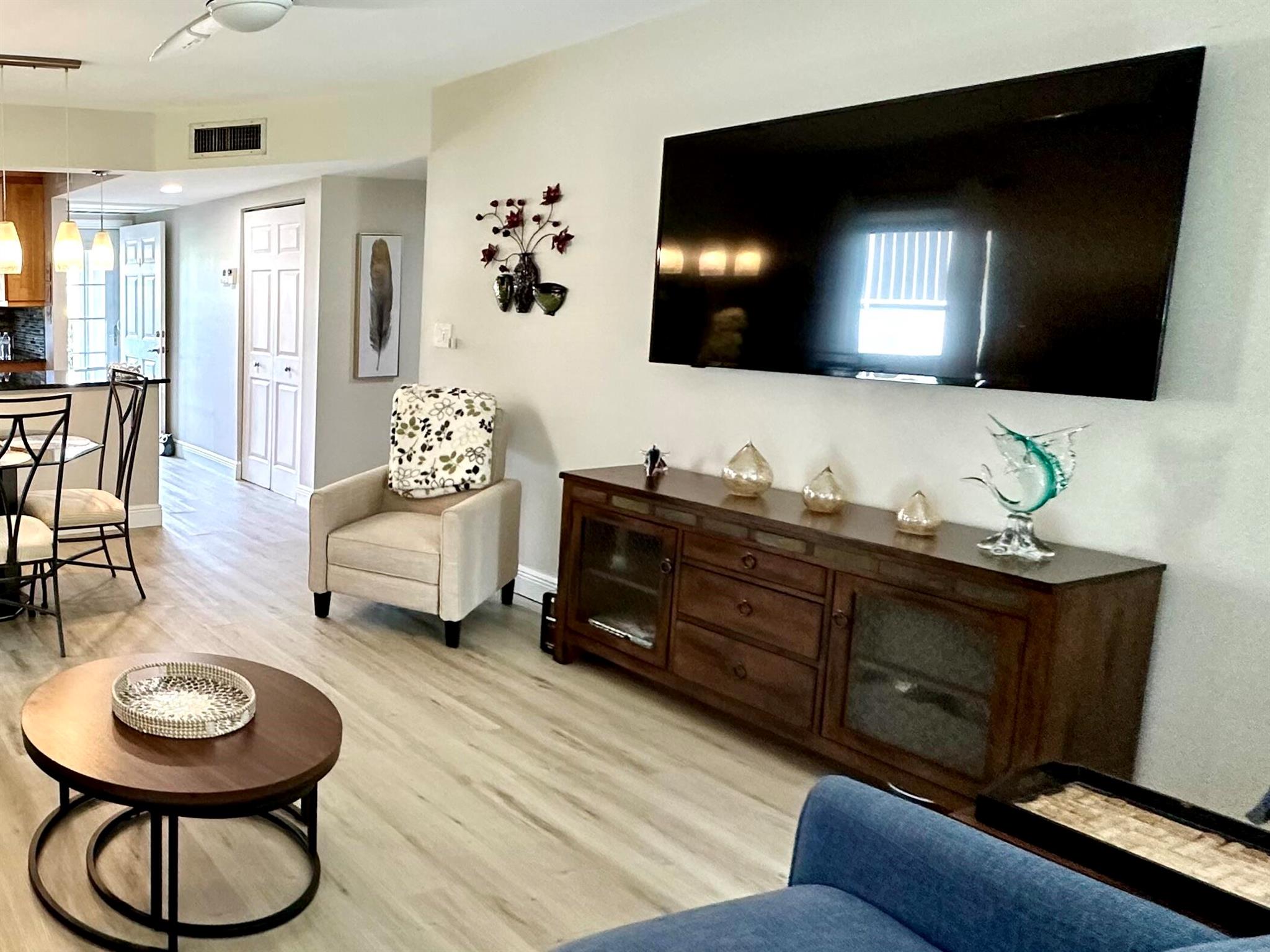 250 NE 20th Street 1090