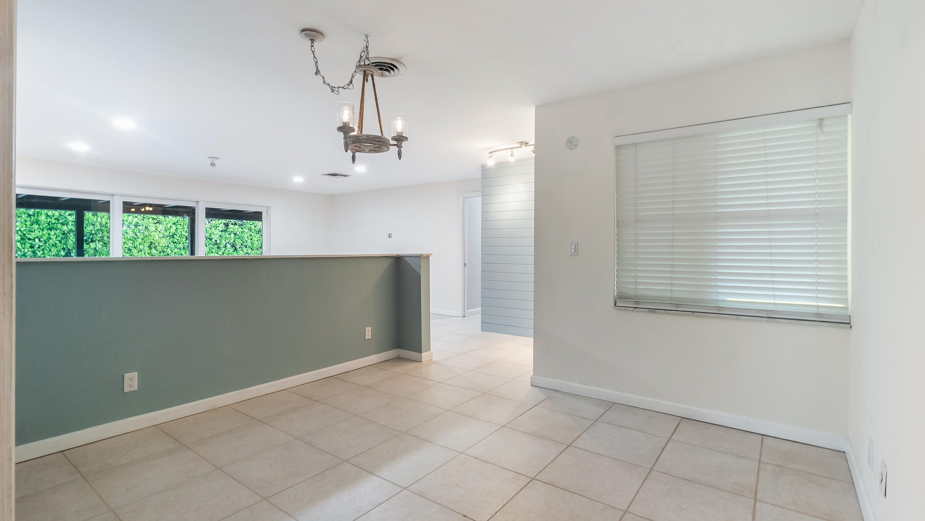 319 SW 11th Avenue