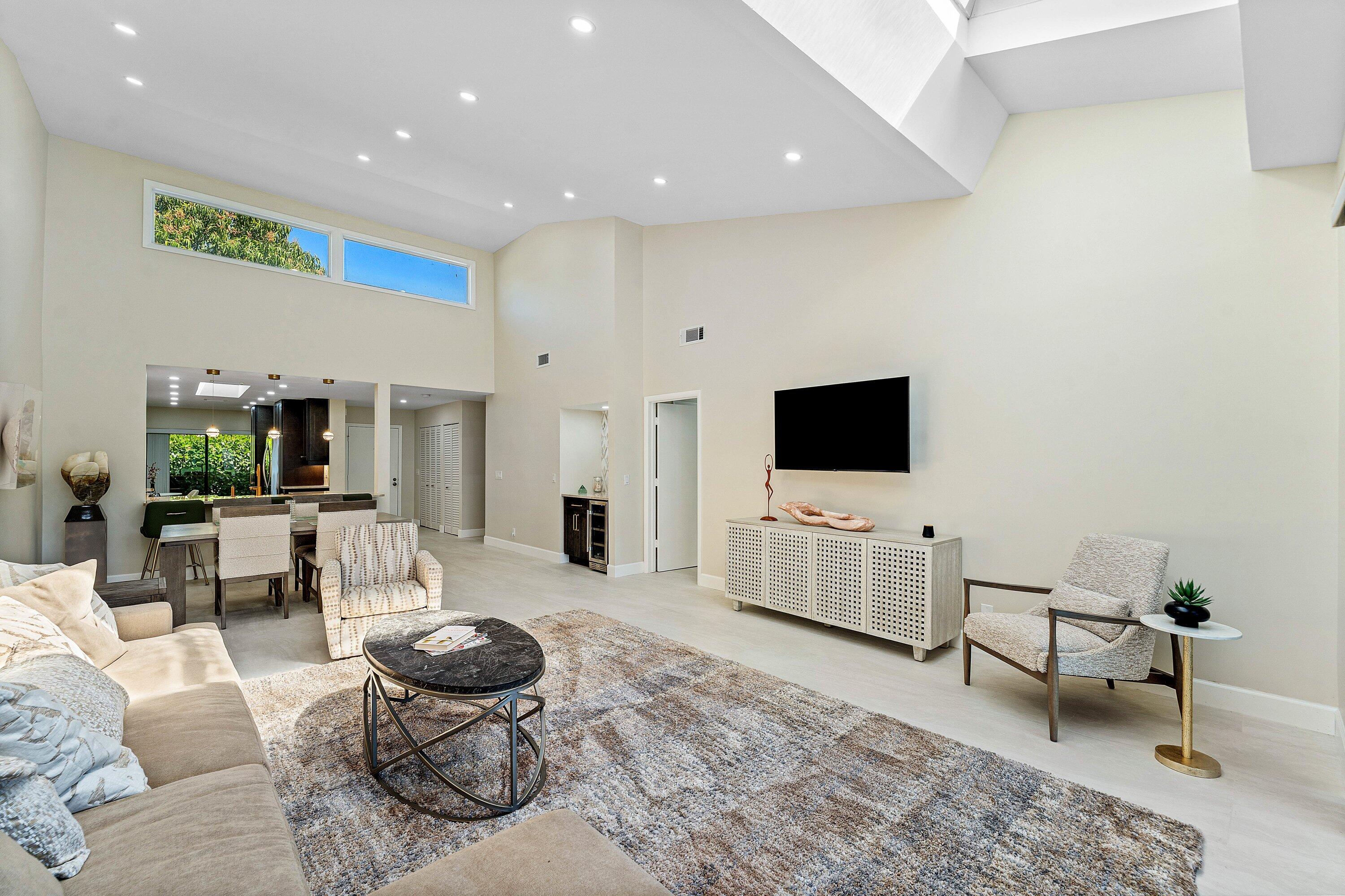 12 Eastgate Drive C