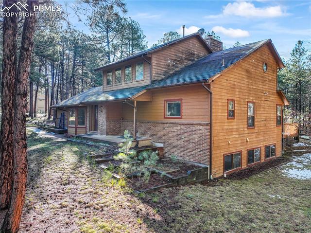 18680 Arrowwood Drive