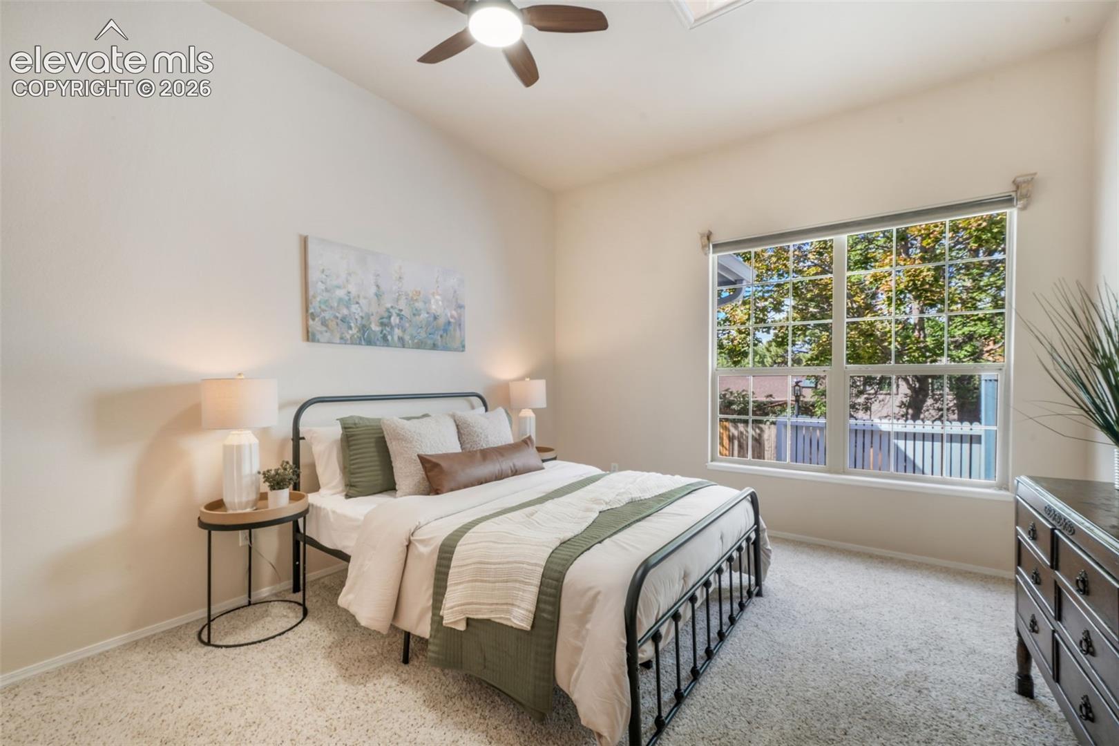 6886 Los Reyes Circle