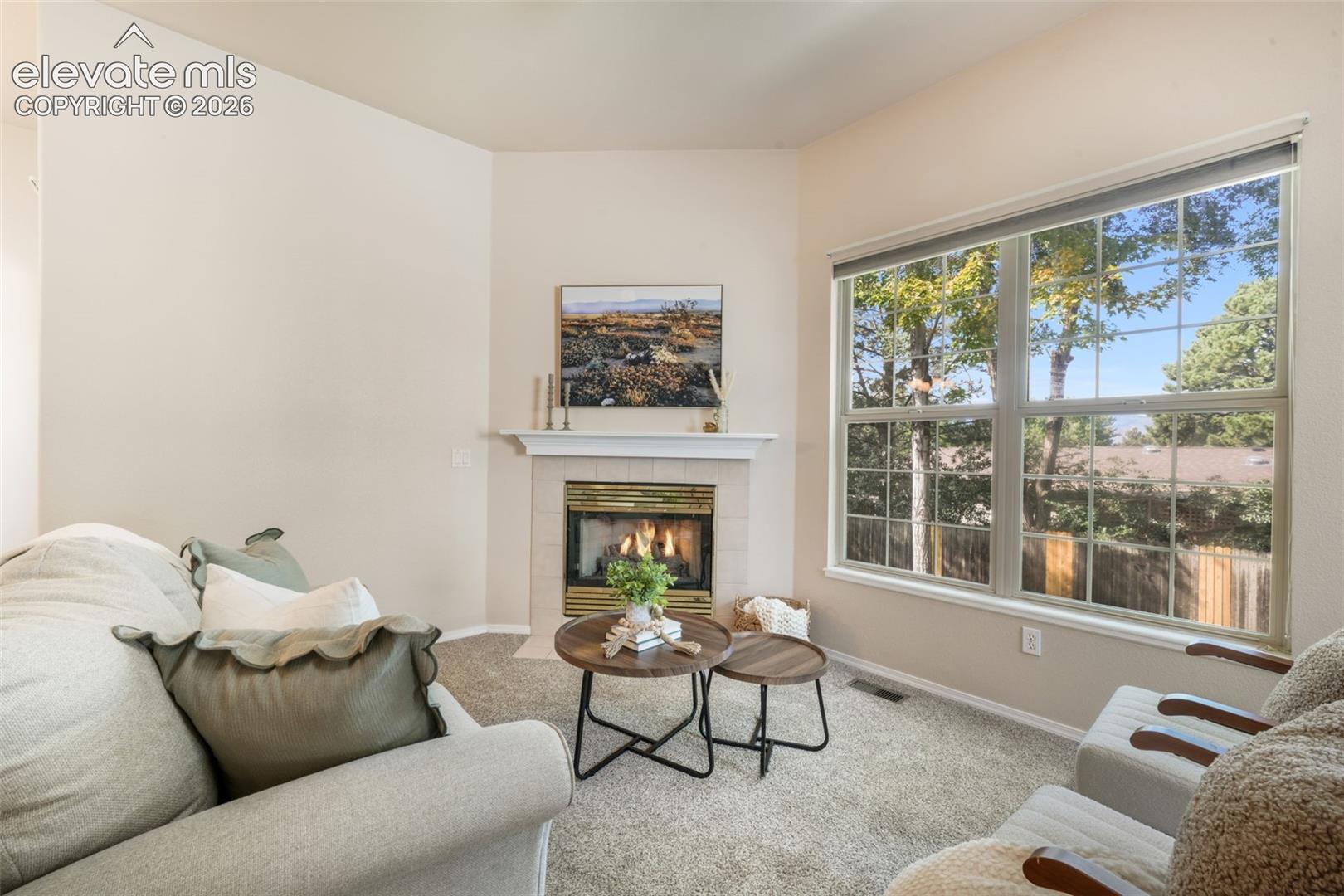 6886 Los Reyes Circle