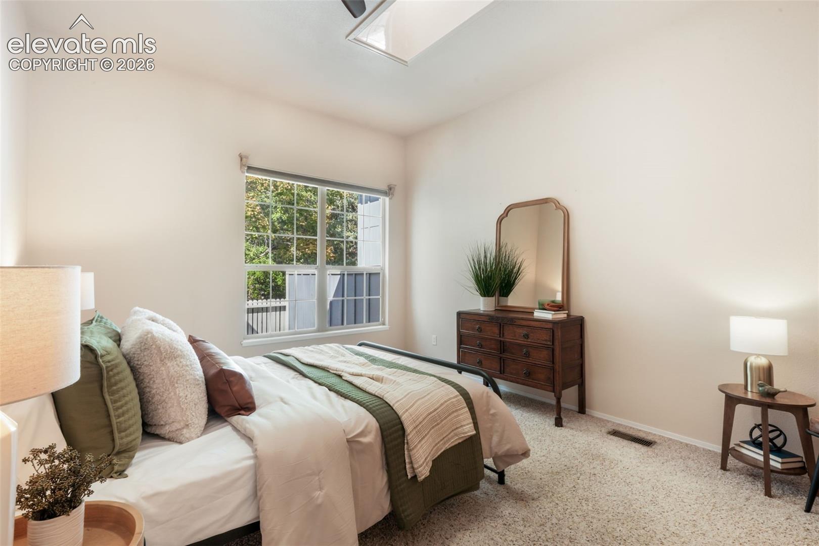 6886 Los Reyes Circle