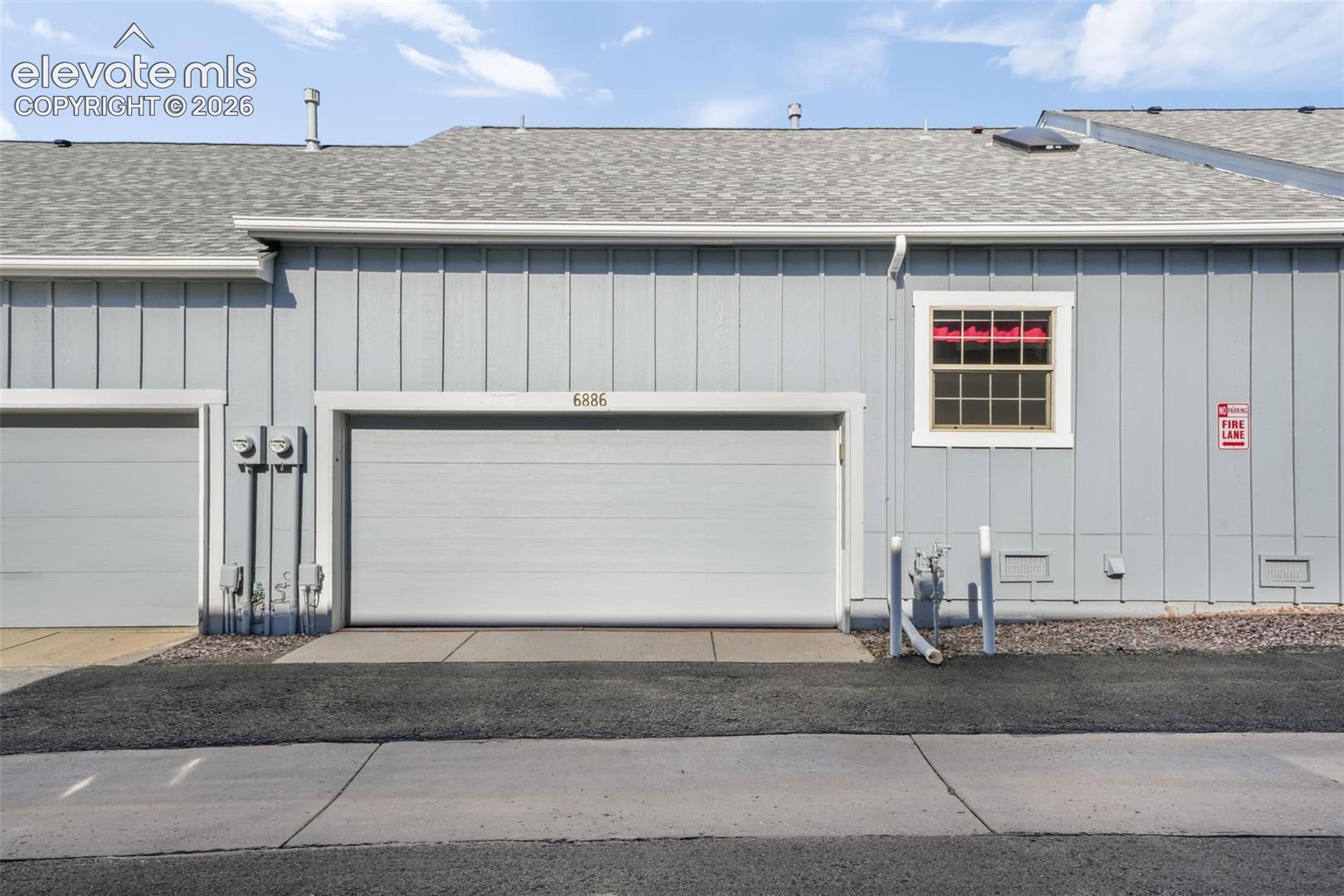 6886 Los Reyes Circle