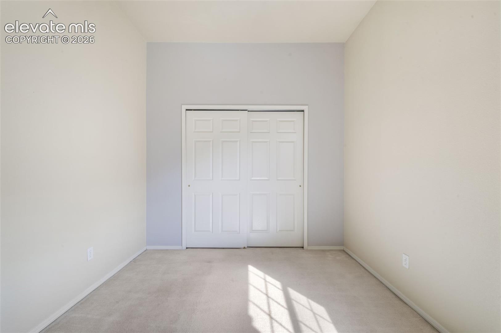 6886 Los Reyes Circle