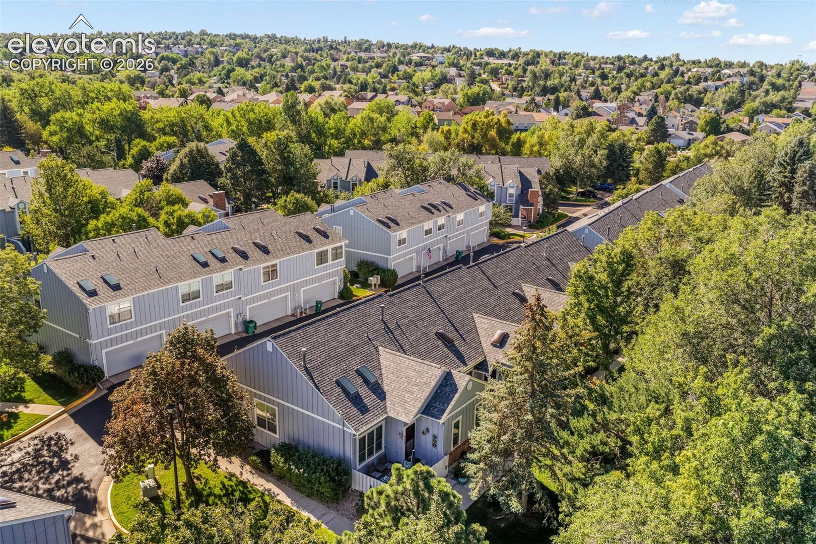 6886 Los Reyes Circle