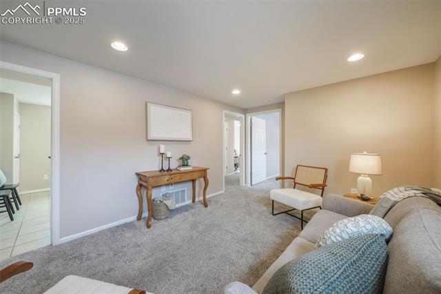 911 E Willamette Avenue