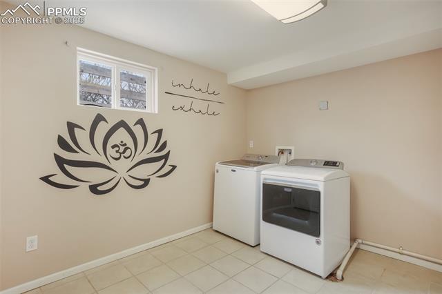 911 E Willamette Avenue