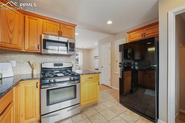 911 E Willamette Avenue