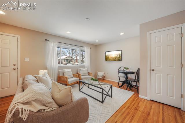 911 E Willamette Avenue