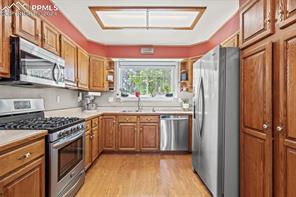 3855 Surrey Lane